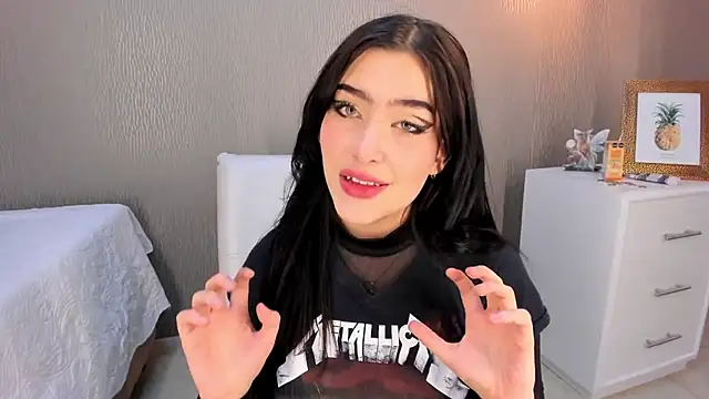Alexa Thaylor  online show from 12.25.24
