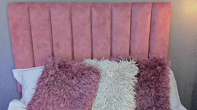 Alexa Thaylor  online show from 10.04.25