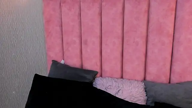 Alexa Thaylor  online show from 11.04.25