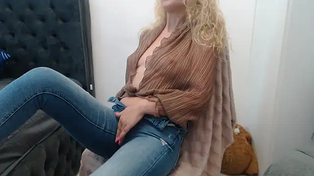 Snapshot of mesexylady34 chatting on 07.03.26 mesexylady34 online show from 07.03.26