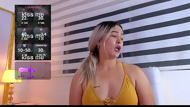 WANDAFOXX1 online show from 01.30.25