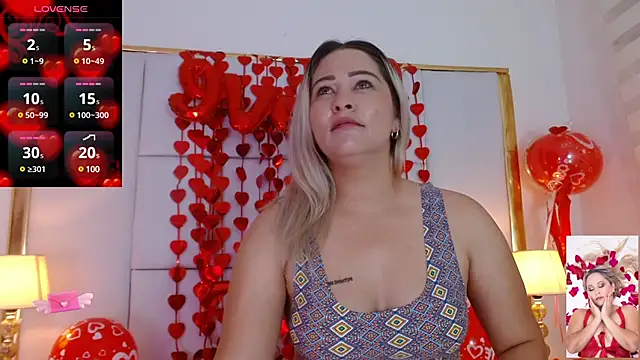 WANDAFOXX1 online show from 02.15.25