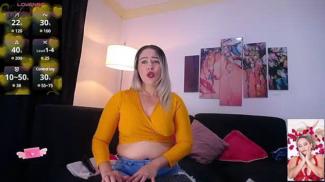 WANDAFOXX1 online show from 03.23.25