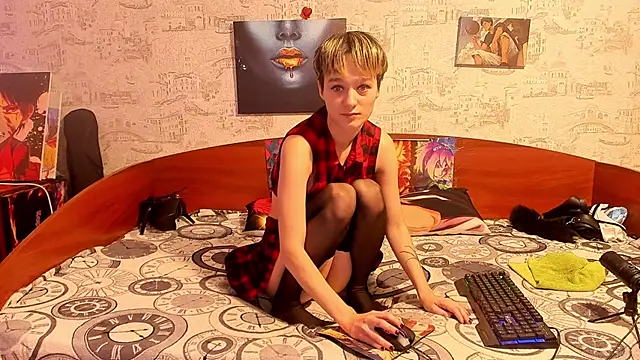 Snapshot of KagamiTayga chatting on 10.01.25 KagamiTayga online show from 10.01.25