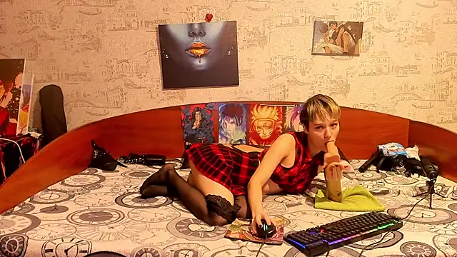 Snapshot of KagamiTayga chatting on 10.04.25 KagamiTayga online show from 10.04.25