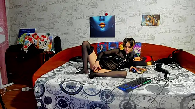 Snapshot of KagamiTayga chatting on 11.07.25 KagamiTayga online show from 11.07.25