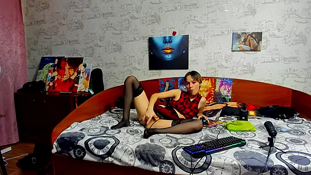 Snapshot of KagamiTayga chatting on 11.09.25 KagamiTayga online show from 11.09.25