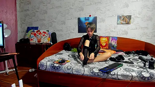 KagamiTayga online show from 11.18.25