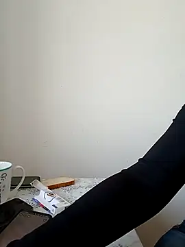 Snapshot of ROXOLANAA_SEXY chatting on 02.25.25 ROXOLANAA SEXY online show from 02.25.25