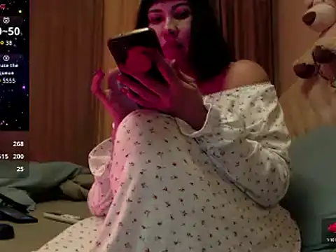 Snapshot of ROXOLANAA_SEXY chatting on 03.17.25 ROXOLANAA SEXY online show from 03.17.25