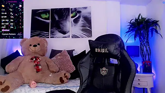 Snapshot of Sophiesweet5 chatting on 02.02.25 Sophiesweet5 online show from 02.02.25