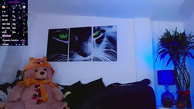 Snapshot of Sophiesweet5 chatting on 09.29.25 Sophiesweet5 online show from 09.29.25