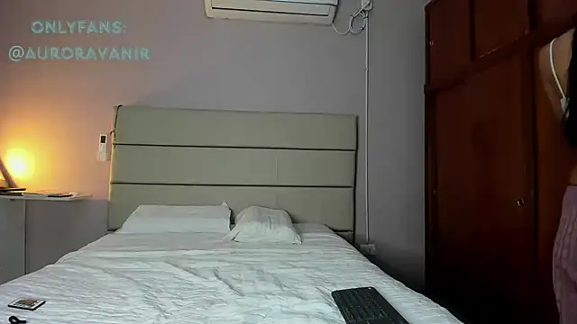 Snapshot of Aurora_Vanir chatting on 12.07.24 Aurora Vanir online show from 12.07.24