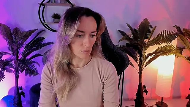 RebeccaMartinez online show from 12.02.24