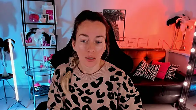 RebeccaMartinez online show from 12.08.24