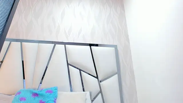 Snapshot of kimberly7_ chatting on 10.06.25 kimberly7 online show from 10.06.25