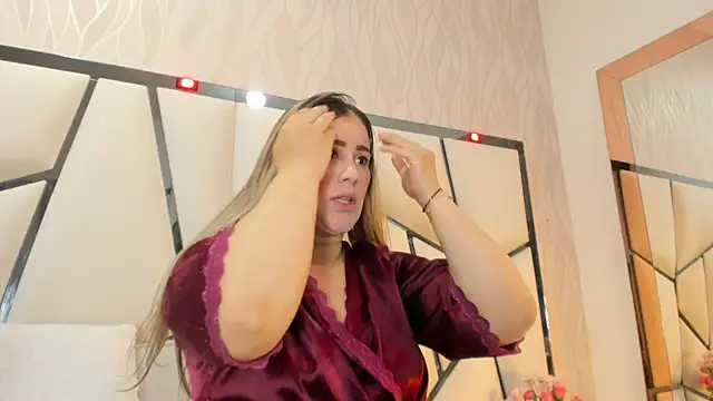 Snapshot of kimberly7_ chatting on 10.21.25 kimberly7 online show from 10.21.25