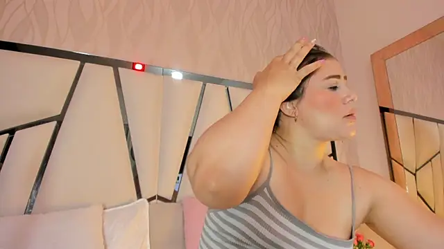 Snapshot of kimberly7_ chatting on 10.28.25 kimberly7 online show from 10.28.25