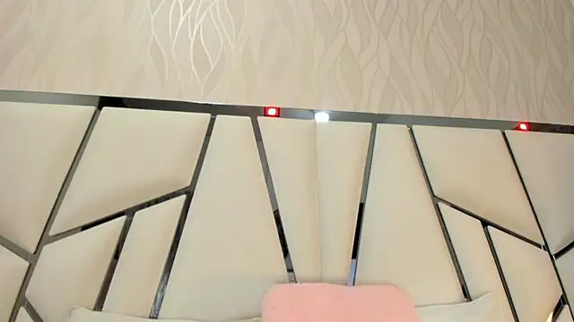 Snapshot of kimberly7_ chatting on 11.06.25 kimberly7 online show from 11.06.25