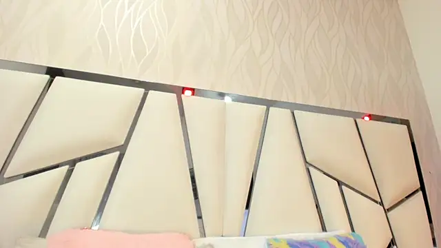 Snapshot of kimberly7_ chatting on 11.08.25 kimberly7 online show from 11.08.25