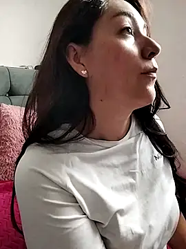 Snapshot of katha_steele_ chatting on 10.05.25 katha steele online show from 10.05.25