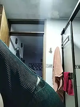 Snapshot of katha_steele_ chatting on 10.18.25 katha steele online show from 10.18.25