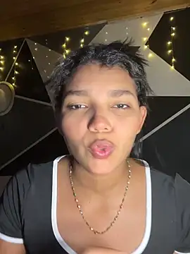 Snapshot of emilyharber chatting on 10.01.25 emilyharber online show from 10.01.25