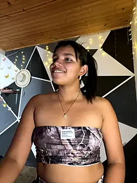 Snapshot of emilyharber chatting on 10.13.25 emilyharber online show from 10.13.25