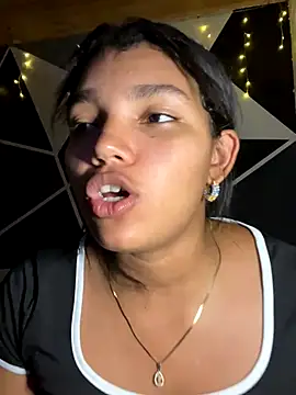 Snapshot of emilyharber chatting on 10.15.25 emilyharber online show from 10.15.25