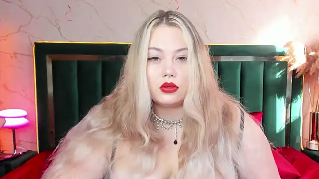 Snapshot of rosal1a chatting on 10.20.25 rosal1a online show from 10.20.25