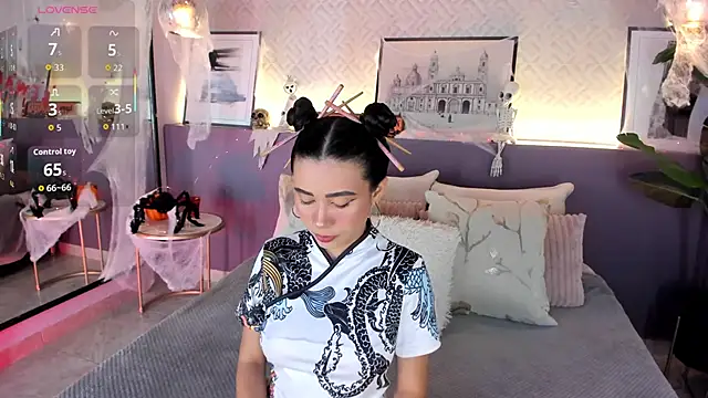 Snapshot of susan_cute198 chatting on 10.31.25 susan cute198 online show from 10.31.25