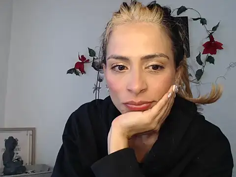 Liamiler01  online show from 12.18.24