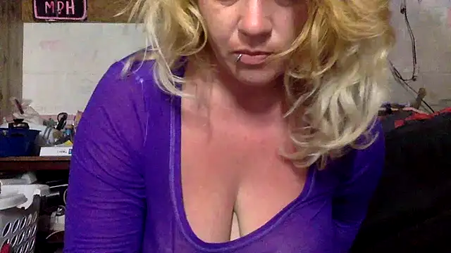 TrashleyRosebud online show from 06.03.26