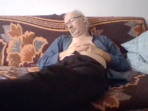 Snapshot of cumloverboyxx69 chatting on 01.18.25 cumloverboyxx69 online show from 01.18.25