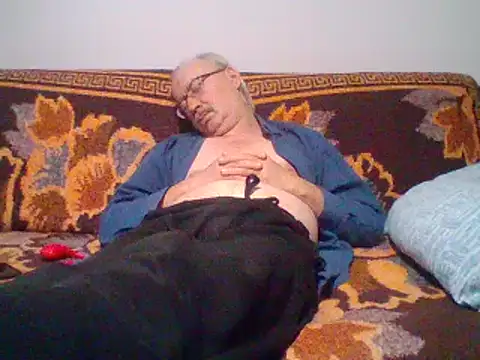 Snapshot of cumloverboyxx69 chatting on 01.31.25 cumloverboyxx69 online show from 01.31.25