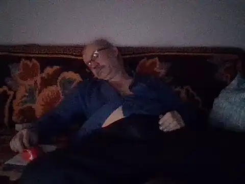 Snapshot of cumloverboyxx69 chatting on 02.04.25 cumloverboyxx69 online show from 02.04.25