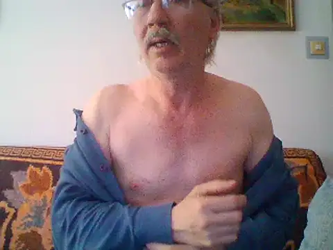 Snapshot of cumloverboyxx69 chatting on 02.19.25 cumloverboyxx69 online show from 02.19.25
