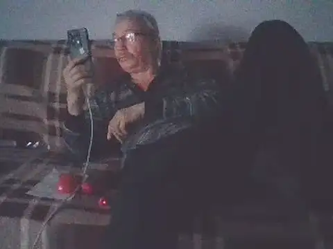 Snapshot of cumloverboyxx69 chatting on 03.10.25 cumloverboyxx69 online show from 03.10.25