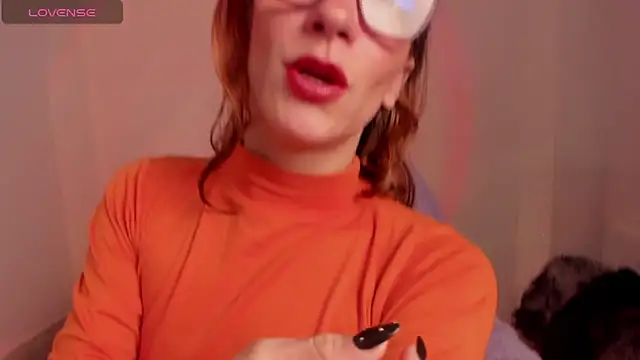 Snapshot of _lh_ chatting on 09.30.25 lh online show from 09.30.25