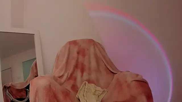 Snapshot of _lh_ chatting on 01.13.26 lh online show from 01.13.26