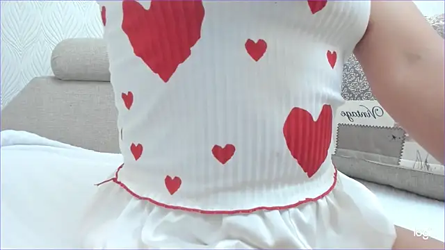 Snapshot of Hanah_cho_cho chatting on 10.11.25 Hanah cho cho online show from 10.11.25