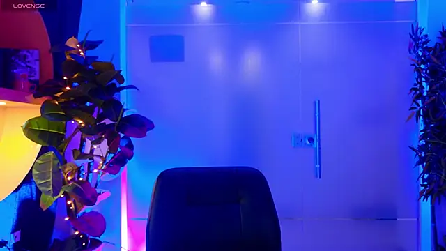 Snapshot of MalaikaBrown chatting on 10.16.25 MalaikaBrown online show from 10.16.25