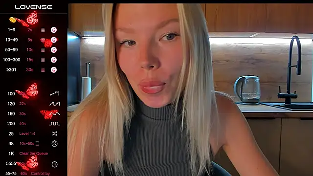 Snapshot of Olivia_Bells chatting on 07.04.26 Olivia Bells online show from 07.04.26