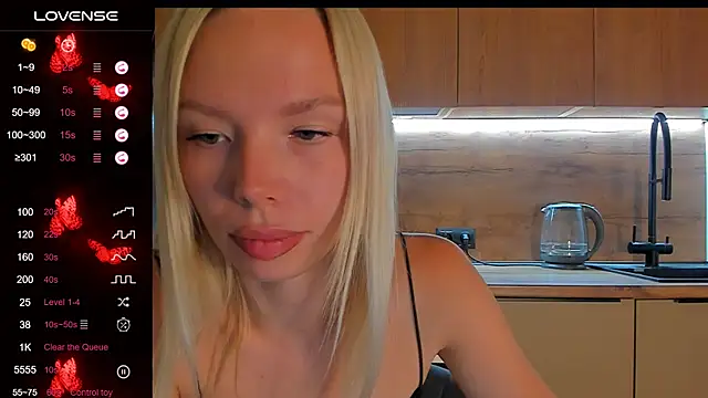 Snapshot of Olivia_Bells chatting on 08.03.26 Olivia Bells online show from 08.03.26