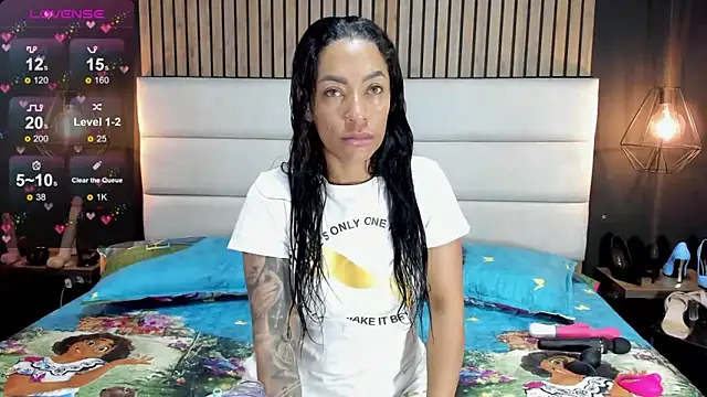 NiicolleMiller online show from 01.21.25