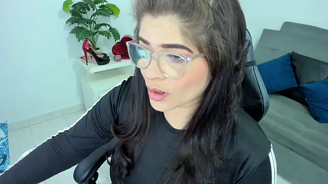 Snapshot of BellaFlaming chatting on 03.20.25 BellaFlaming online show from 03.20.25