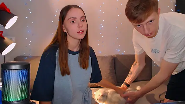 juliaanddima online show from 12.25.24