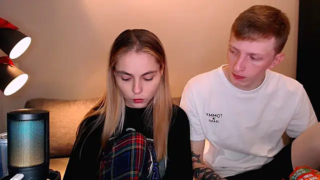 juliaanddima online show from 11.12.25