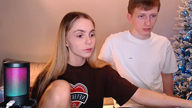 juliaanddima online show from 12.18.25