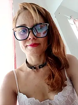 Snapshot of Meganlola chatting on 10.25.25 Meganlola online show from 10.25.25